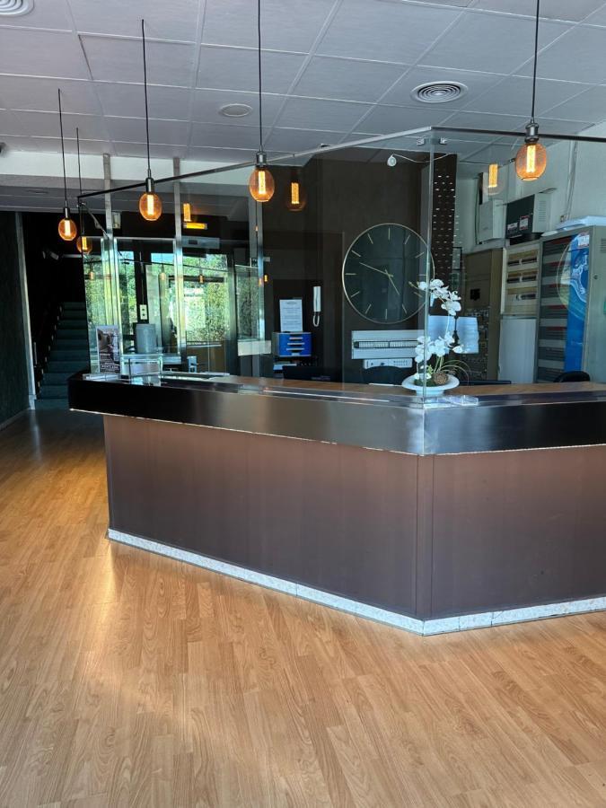 Aparthotel Montcada Luaran gambar