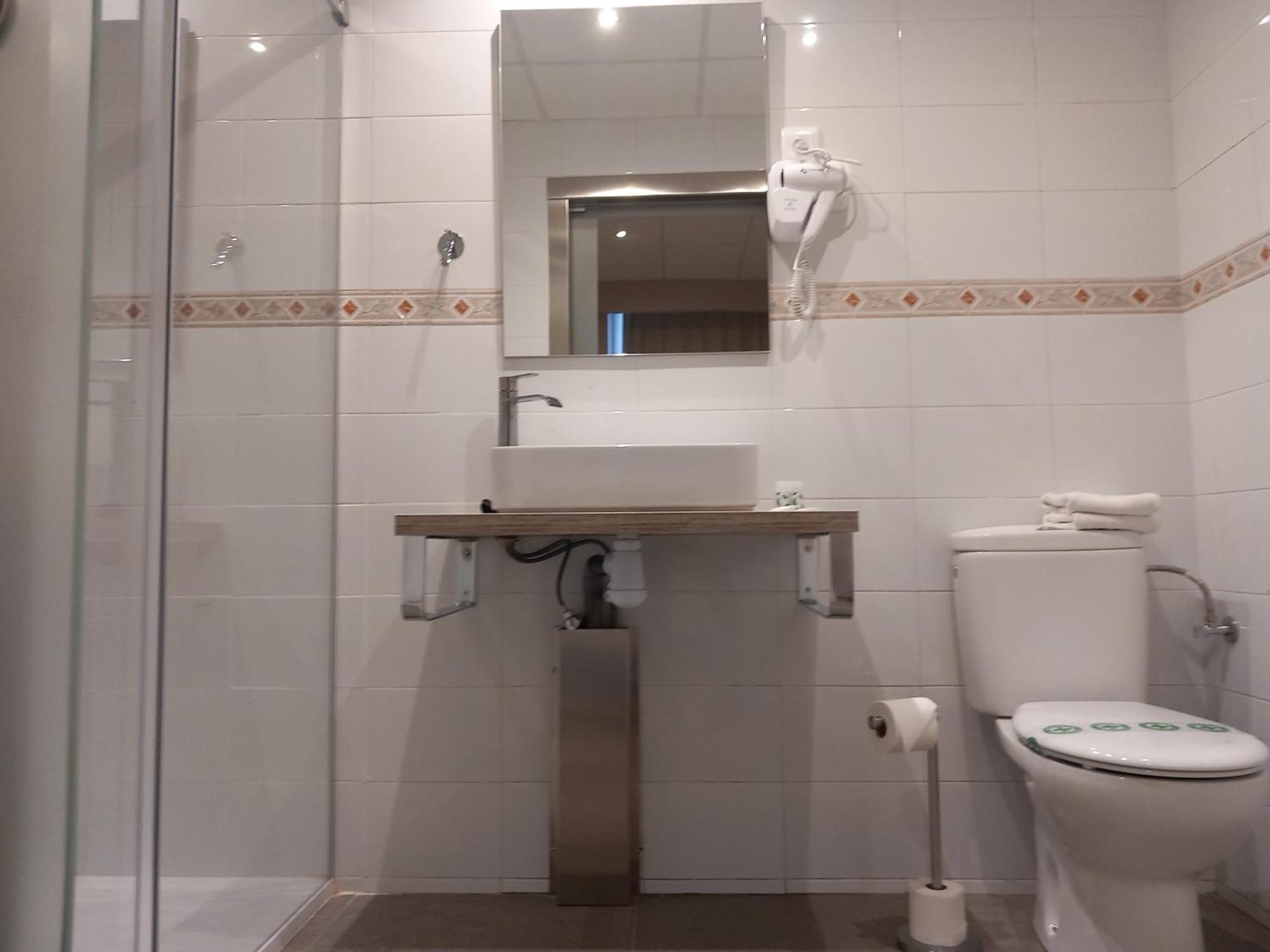 Aparthotel Montcada Luaran gambar